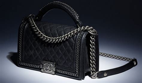 boy chanel handbag with handle|Chanel boy bag inside.